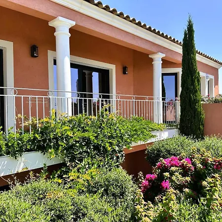 Azur Climatisee Pour 6 Personnes Avec Piscine Et Belle Vue A Les Maures * La Londe-les-Maures