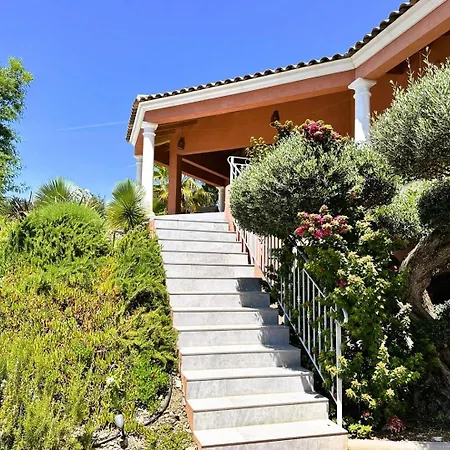 Villa Azur Climatisee Pour 6 Personnes Avec Piscine Et Belle Vue A Les Maures *