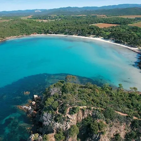 Azur Climatisee Pour 6 Personnes Avec Piscine Et Belle Vue A Les Maures Villa