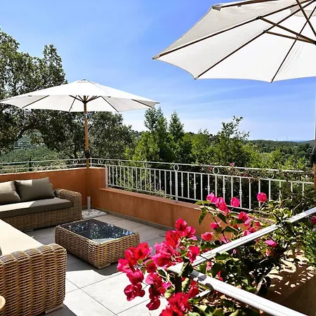 Villa Azur Climatisee Pour 6 Personnes Avec Piscine Et Belle Vue A Les Maures *