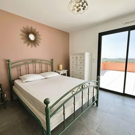 Villa Azur Climatisee Pour 6 Personnes Avec Piscine Et Belle Vue A Les Maures *
